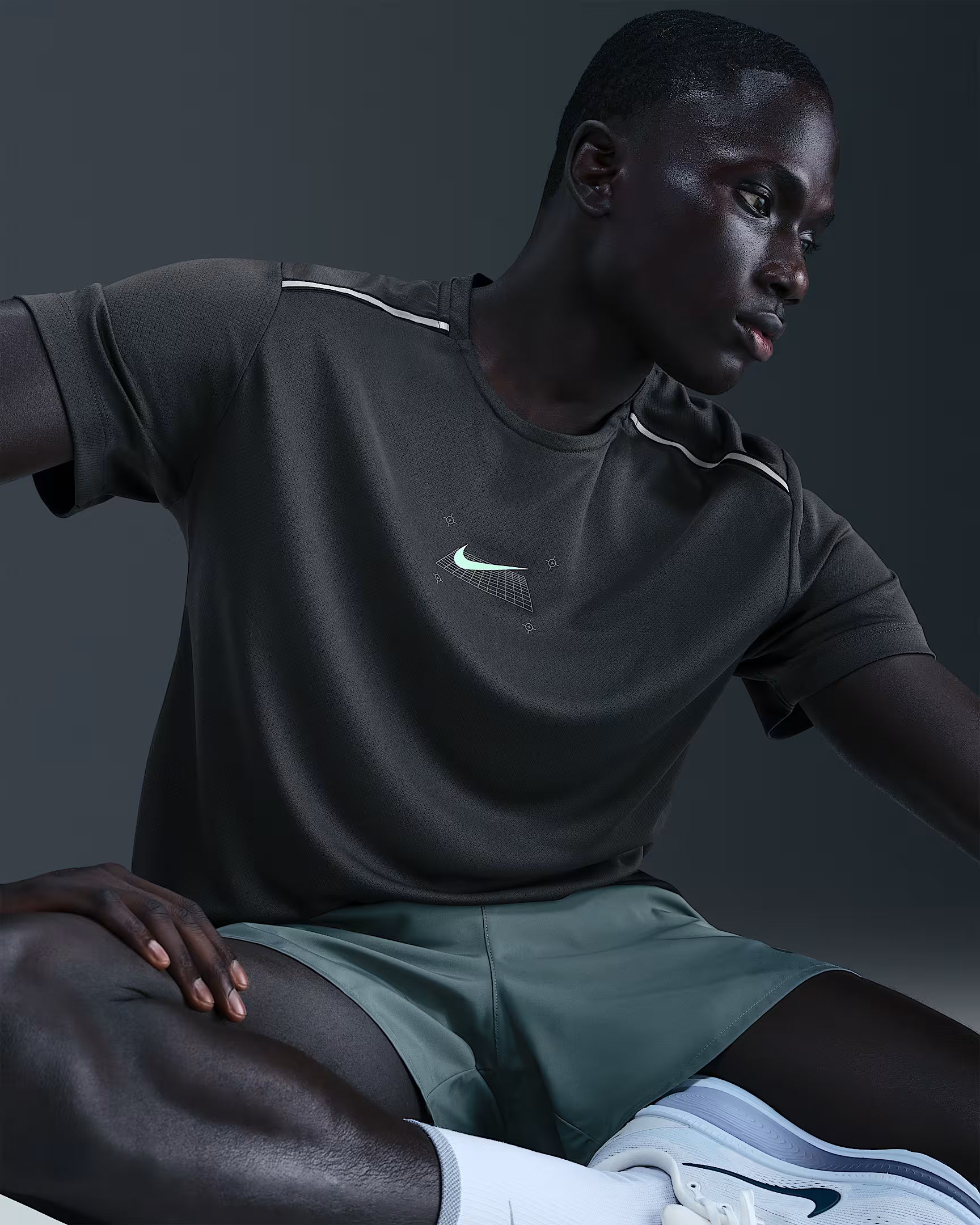 Nike Miler Haut de running à manches courtes pour homme